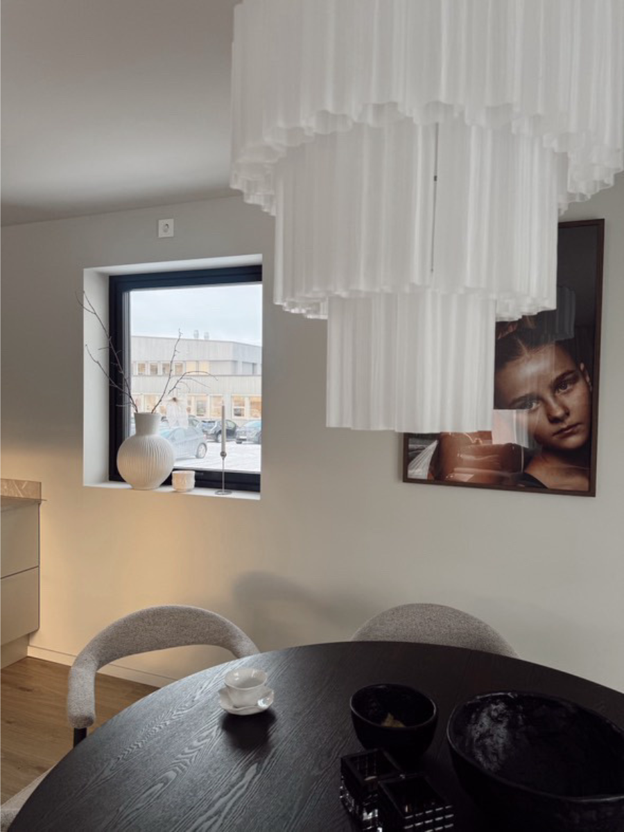 White Forma 52 Chandelier